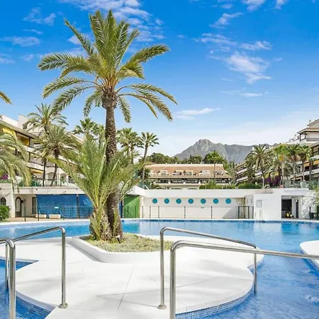 Διαμέρισμα Newly Renovated In Golden Mile W/ Pool *