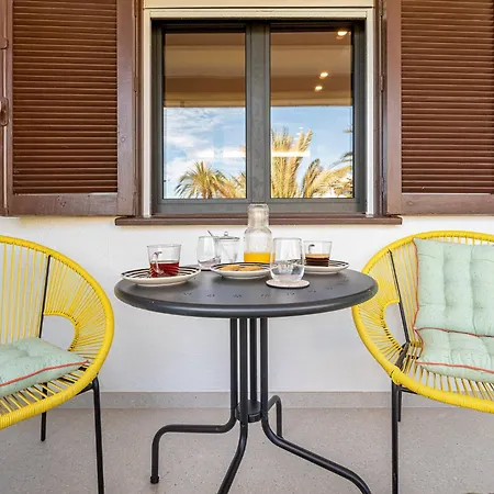 Newly Renovated In Golden Mile W/ Pool Διαμέρισμα *