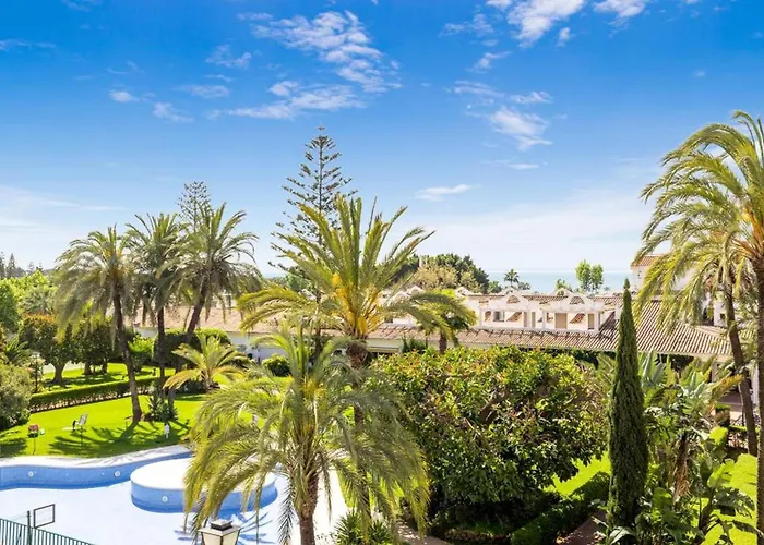 Newly Renovated In Golden Mile W/ Pool Apartament Marbella