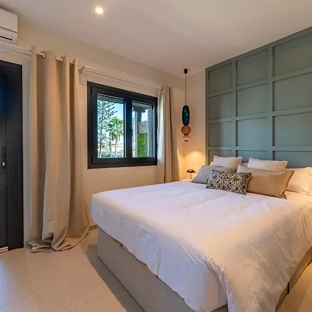 Newly Renovated In Golden Mile W/ Pool Apartment Marbella