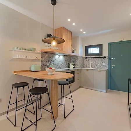 Newly Renovated In Golden Mile W/ Pool *