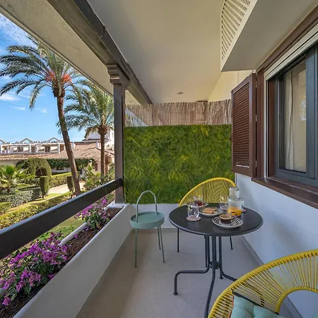 Апартаменты Newly Renovated In Golden Mile W/ Pool *