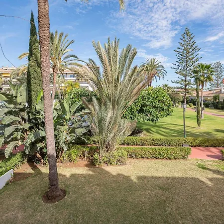 Newly Renovated In Golden Mile W/ Pool