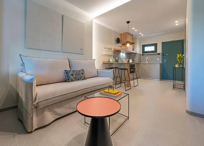 Apartment Newly Renovated In Golden Mile W/ Pool *