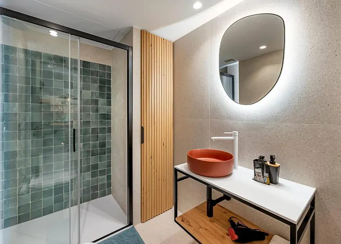 Newly Renovated In Golden Mile W/ Pool