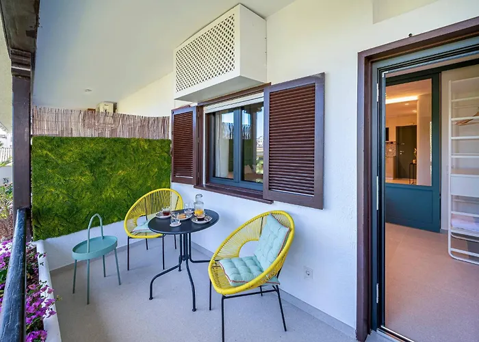 Newly Renovated In Golden Mile W/ Pool Apartmán
