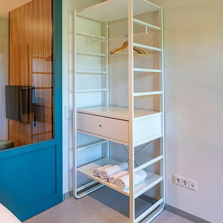 Newly Renovated In Golden Mile W/ Pool *