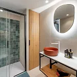 Newly Renovated In Golden Mile W/ Pool
